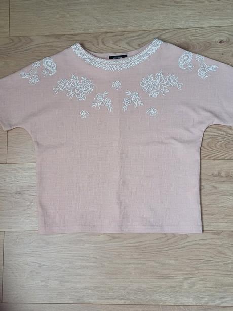 Balík dámskeho oblečenia, 37