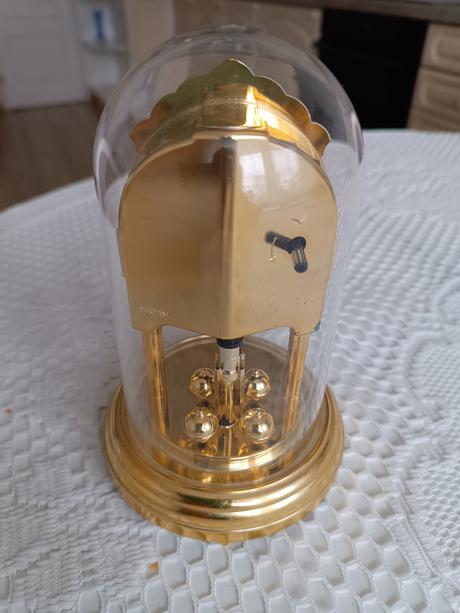 Stolové hodiny - zlatý odtieň, 