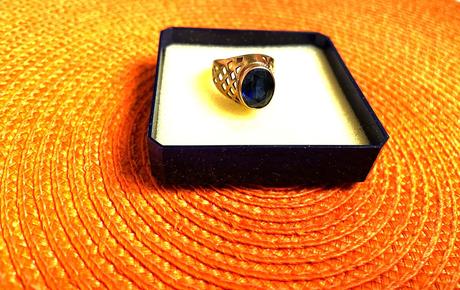 Starožitný prsteň so zafírom, 