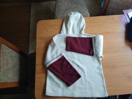 Zachovalá teplakova suprava, 122