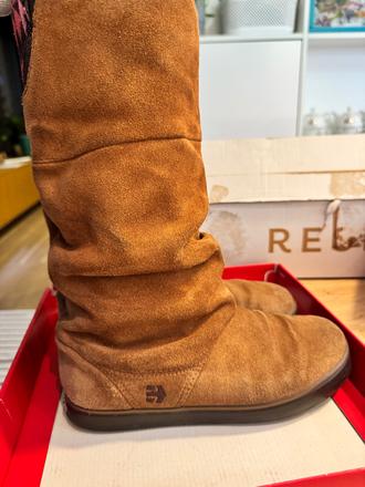 Kožené semišové čižmy etnies, 38