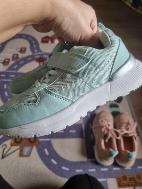 2x tenisky v.31  aj do telocvicne, 31