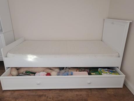 Posteľ, šírka (cm): 95,dĺžka (cm): 200