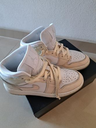 Predam botasky jordan, nike,35