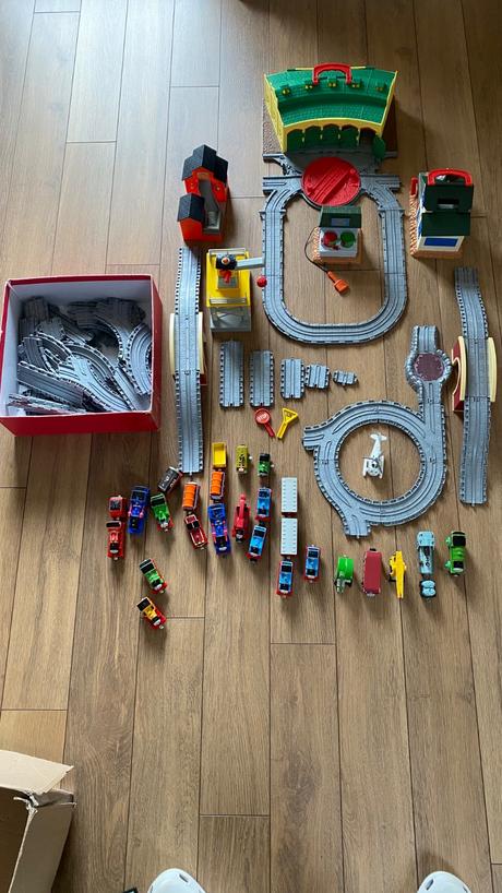 Vláčik tomáš - sada koľajníc, domčekov a vláčikov, 