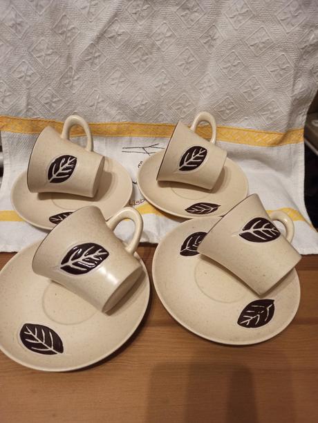 Šálky s tanierikmi,