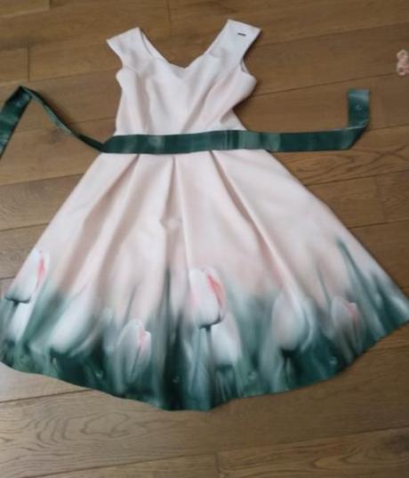 Spoločenské šaty, 40