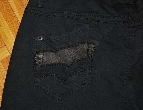 Dámske čierne štýlové džínsy, s