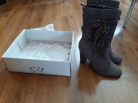 Čižmičky na vysokom podpätku small swan, 37