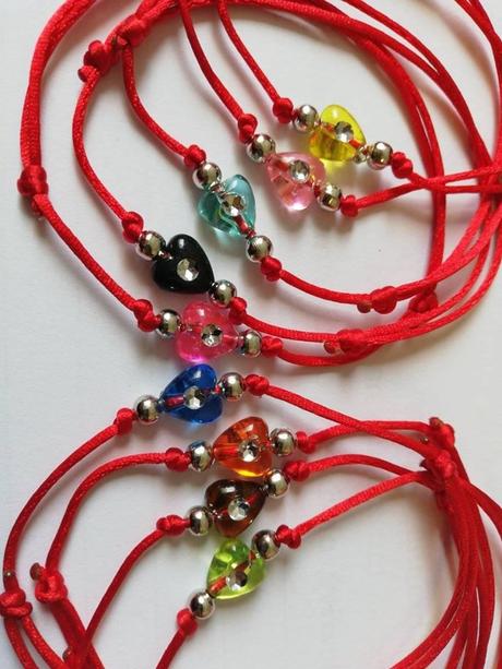 Náramky proti urieknutiu, posuvné uzlíky, 