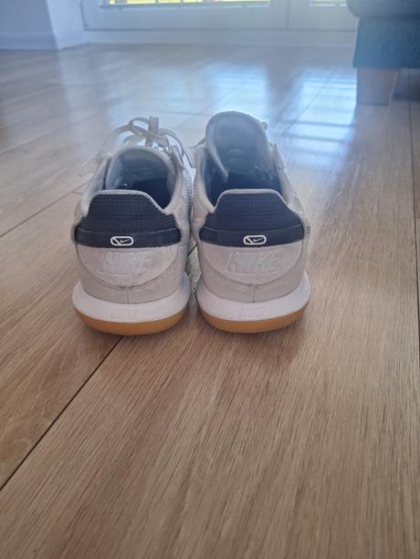 Tenisky halovky, nike,41