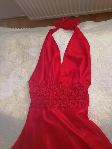 Spolocenske saty, 36