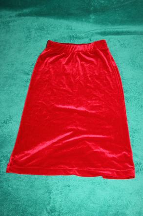 Vianocna zamatova  sukna, 104