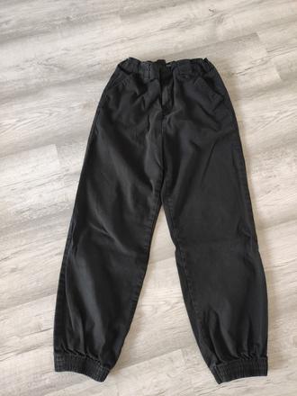 Čierne nohavice veľ. 152, reserved,152