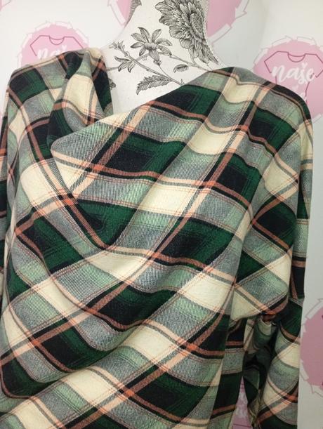 Svetríkove šaty, 42