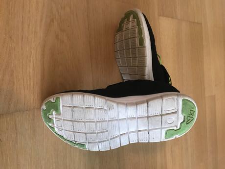 Tenisky na telesnú výchovu, 32