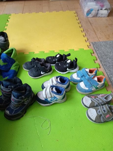 Balík oblečenia dvojičky chlapci, 86