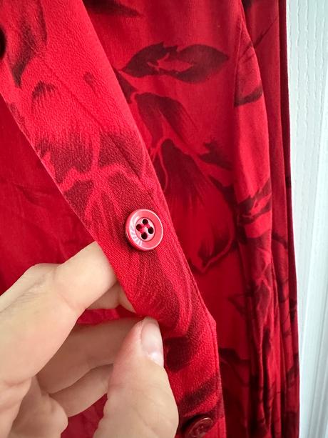 Červená viskózová košeľa so sivými kvetmi, xl