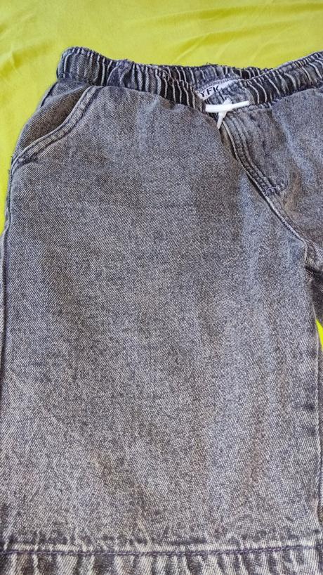 Šedé kraťasy, 140