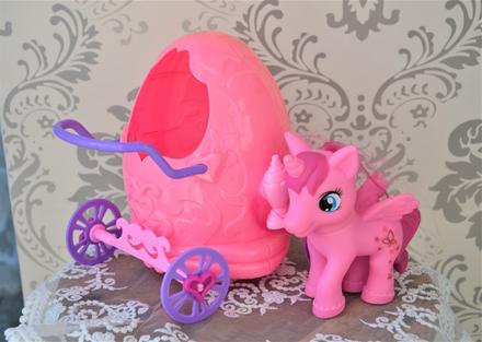 Hračka-koč s koníkom, 