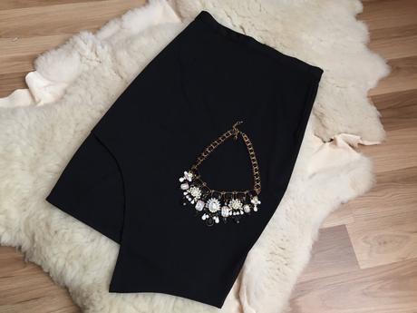 Dámska sukňa s, gate,s