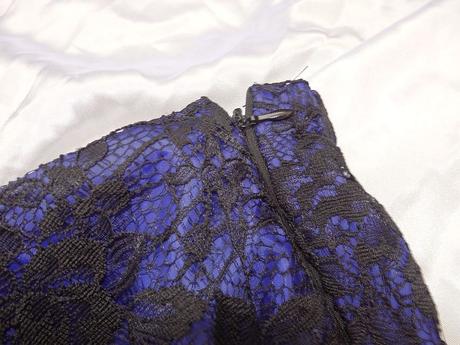 Velmi pekne čipkovane saty, 40