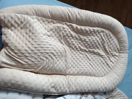 Hniezdo pre bábätká + zavinovačka + 2x deka,