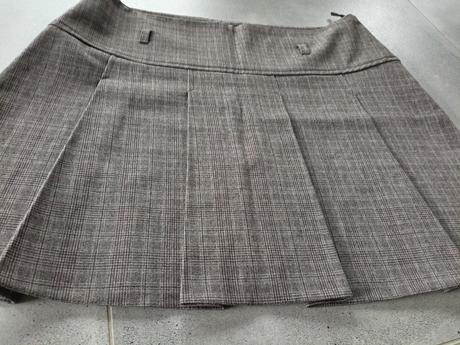Skladaná sukňa, l