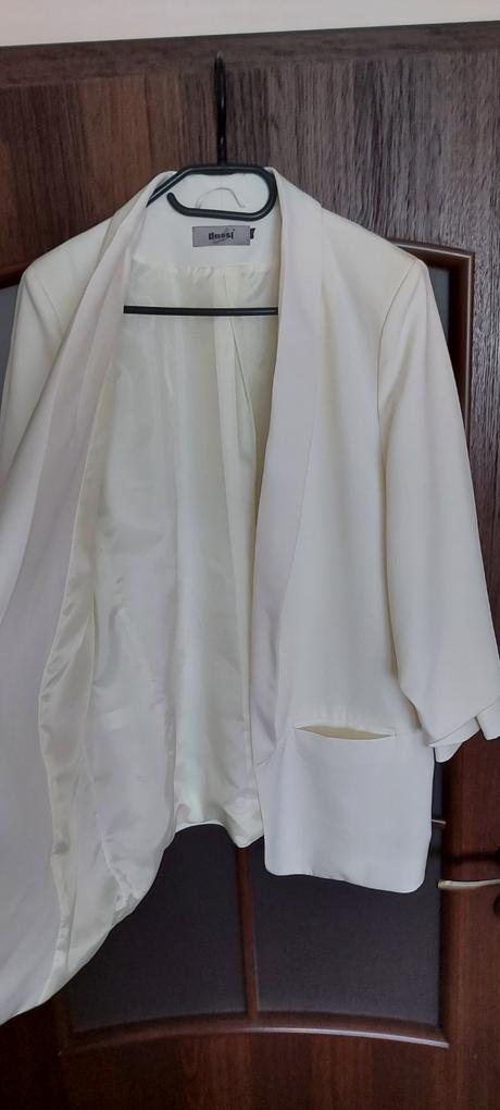 Jemné krémové sako,