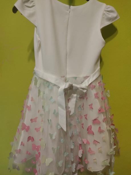 Šaty s motýlikmi, 140