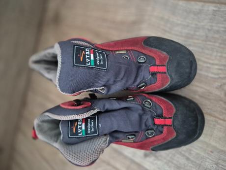 Trekingové topánky, 33