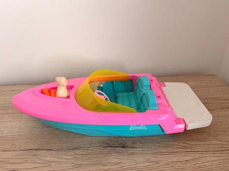 Barbie komplet sada ružový motorový čln s bábiko, 
