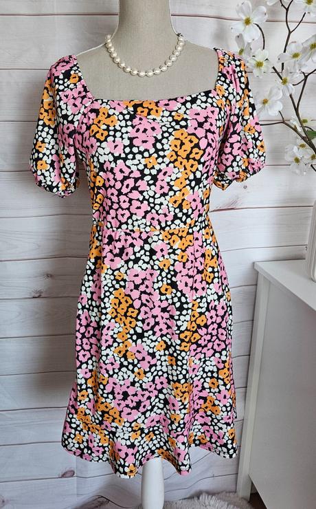 Krásne letné šaty, s