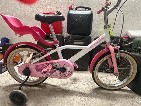 Dievčenský bicykel 16 palcovy s kolieskami, 16