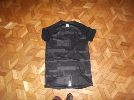 Čierno-hnedé tričko, s