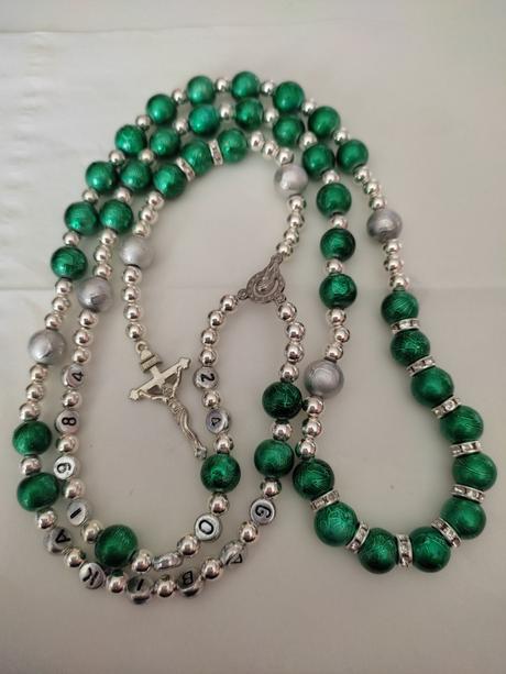 Ruženec s menom a dátumom e132,