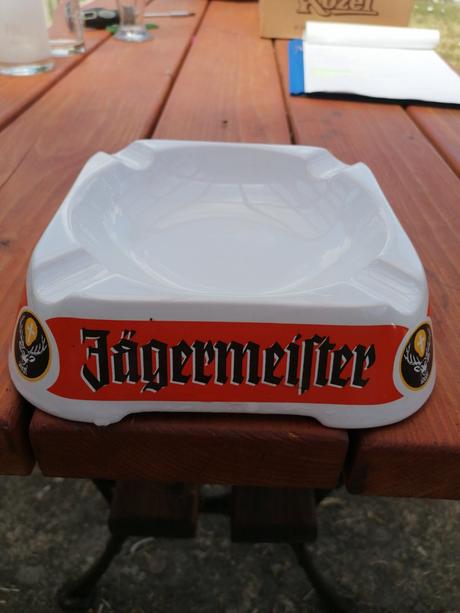 Popolníky veľké jägermeister, 