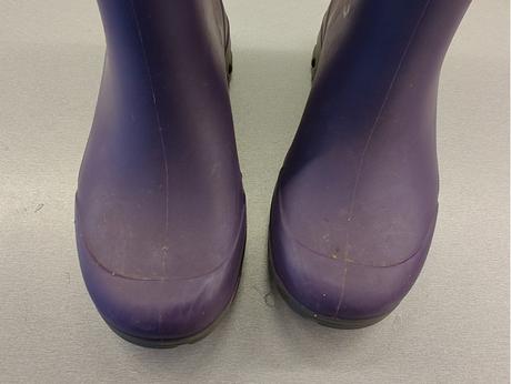 Krásne fialové gumáky, 29