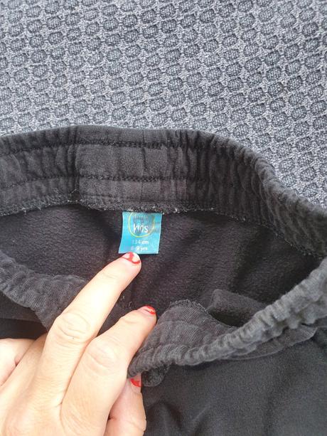 Pekne tepláky 134, 134