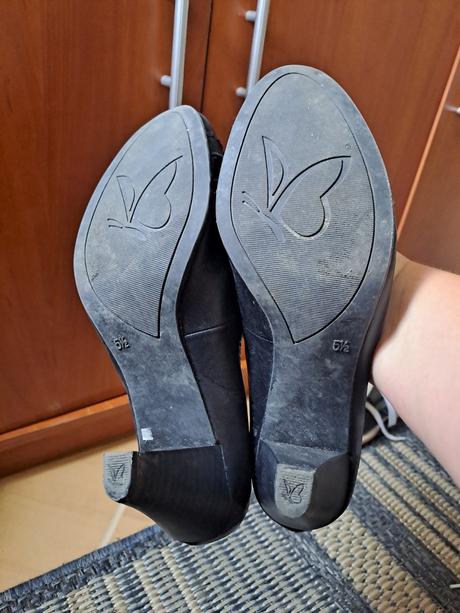 Lodičky caprice, 38