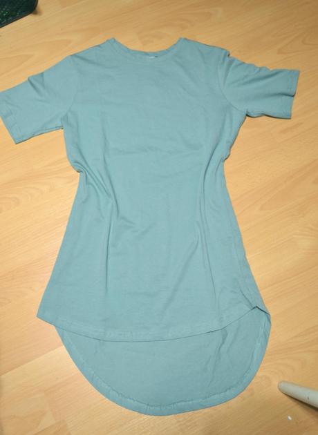 1x použité predĺžené tričko xs/m, m