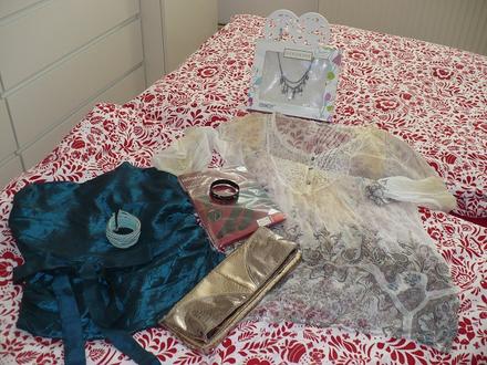 Korzet v smaragdovej farby č 38-40+veci k tomu, m