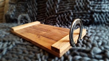 Originálny podnos s uchýtmi - podkovami, 