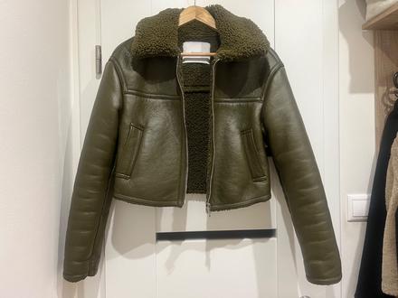 Damska tepla bundićka, bershka,xs