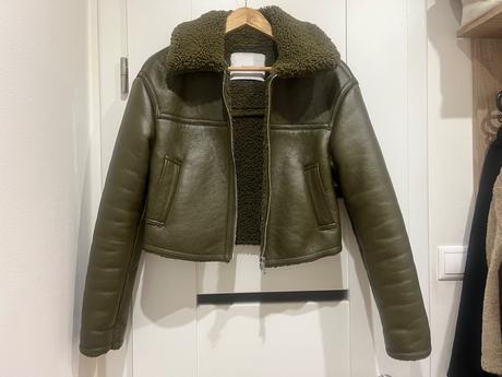 Damska tepla bundićka, bershka,xs