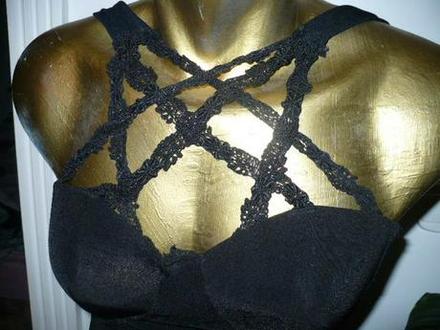 Male čierne kokteilove šaty, m