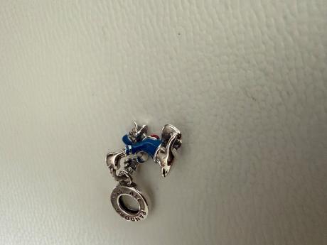 Privesky na naramok pandora, 