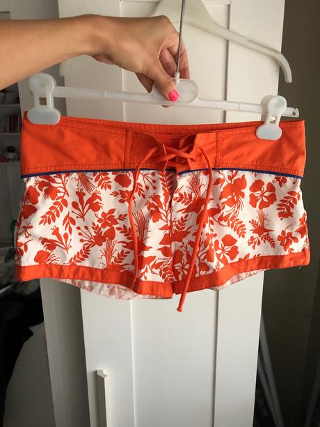 Dámske kvetovane kraťasy, kenvelo,s