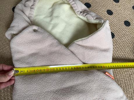 Zimná teplučká zavinovačka aj do autosedačky emite,