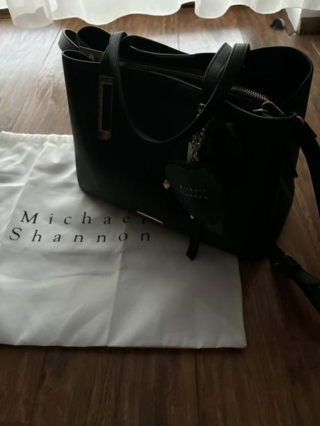 Predám dámsku čiernu kabelku, nová, 